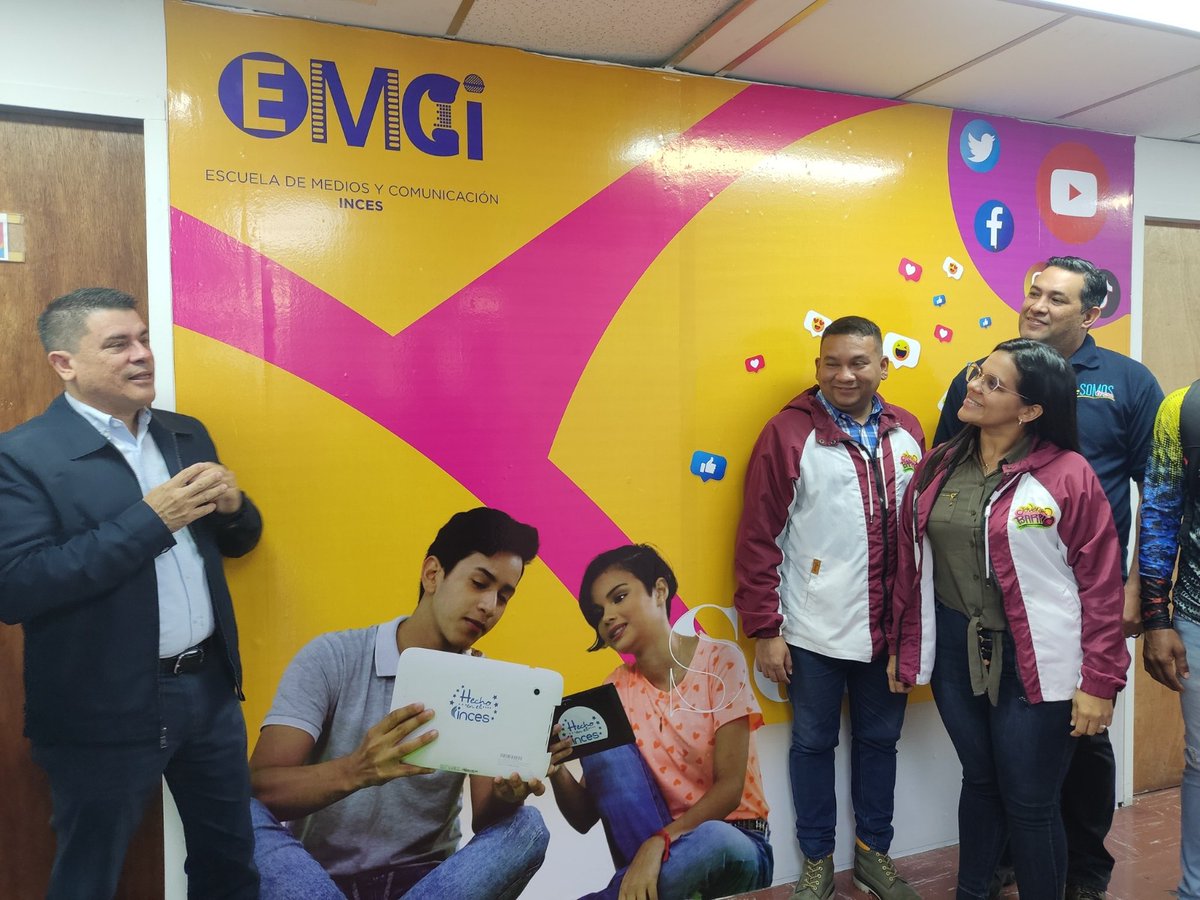 PartidoPSUV's tweet photo. Inces y Fundación Jóvenes del Barrio firman convenio de cooperación https://t.co/nOFKhCQwzd
#AlexNobelDeLaPaz https://t.co/KerB6qurJQ