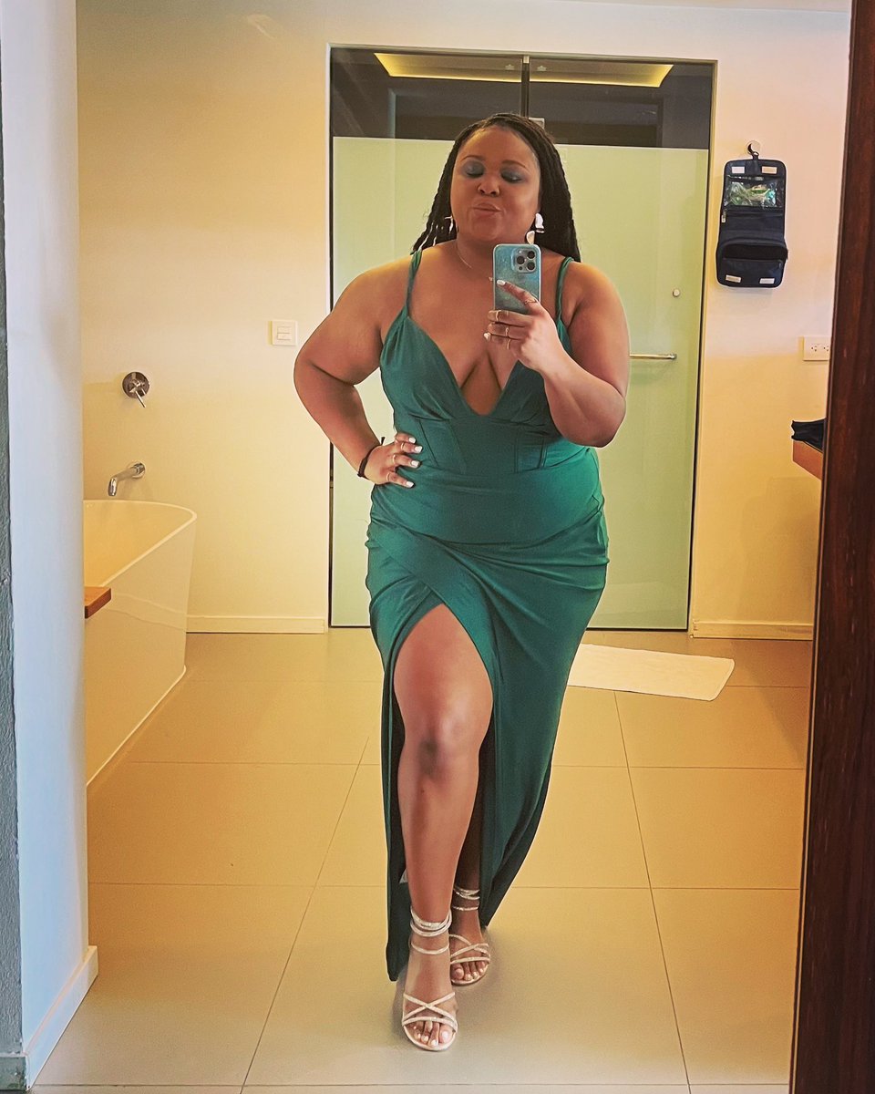TonjaStidhum's tweet photo. and yeah, i looked like a bag of money for my friend’s wedding. #snackish #snackpanther #thighmeats #ootd https://t.co/mmvS1N3lTV