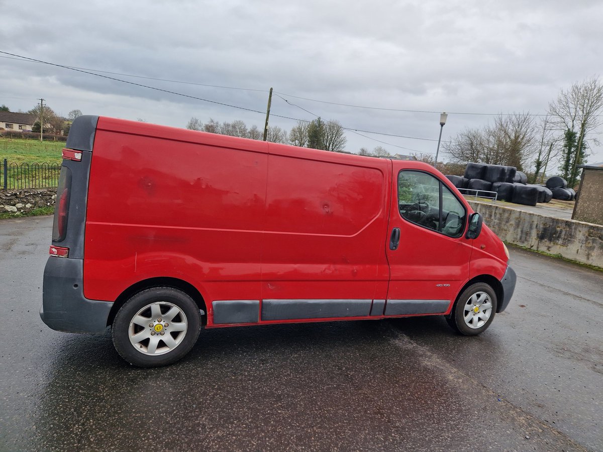 Davidcapey's tweet photo. Selling my @EireHaulage van reason too small for what I need it for email @info@eirehaulage.ie https://t.co/0Dgfx8G3Fw
