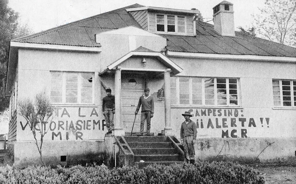 Jorge Mena fue asesinado a palos por extremistas del Partido Socialista al defender su terreno de una toma en Osorno el 27 de julio de 1973.