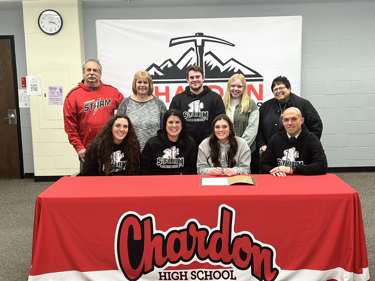 toppernation's tweet photo. Congratulations Sydney Murray on signing an NLI to continue your education and softball career @LakeErieStorm !! https://t.co/SxIhO6lDYC