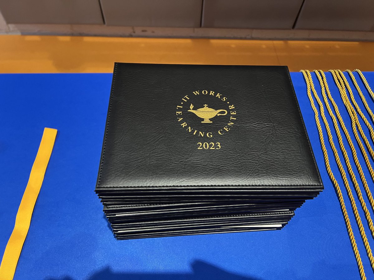 TammathaW's tweet photo. Celebrating our two graduates from the @BonSecours CNA/GNA program! #alwaysmakingithappen https://t.co/iPHXrnhrc0