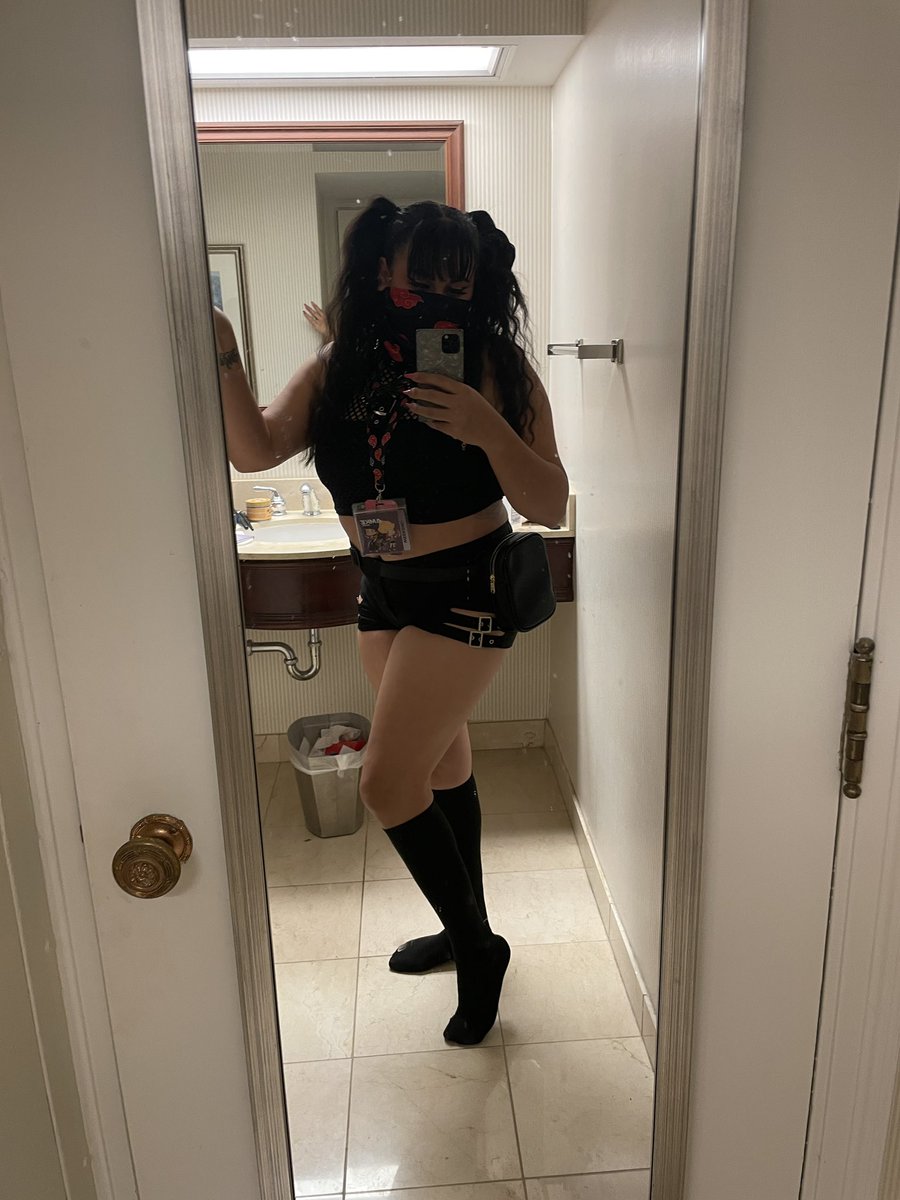 BunnyDaKitten's tweet photo. AMKE Raves 😻 https://t.co/vk99Tggk8j