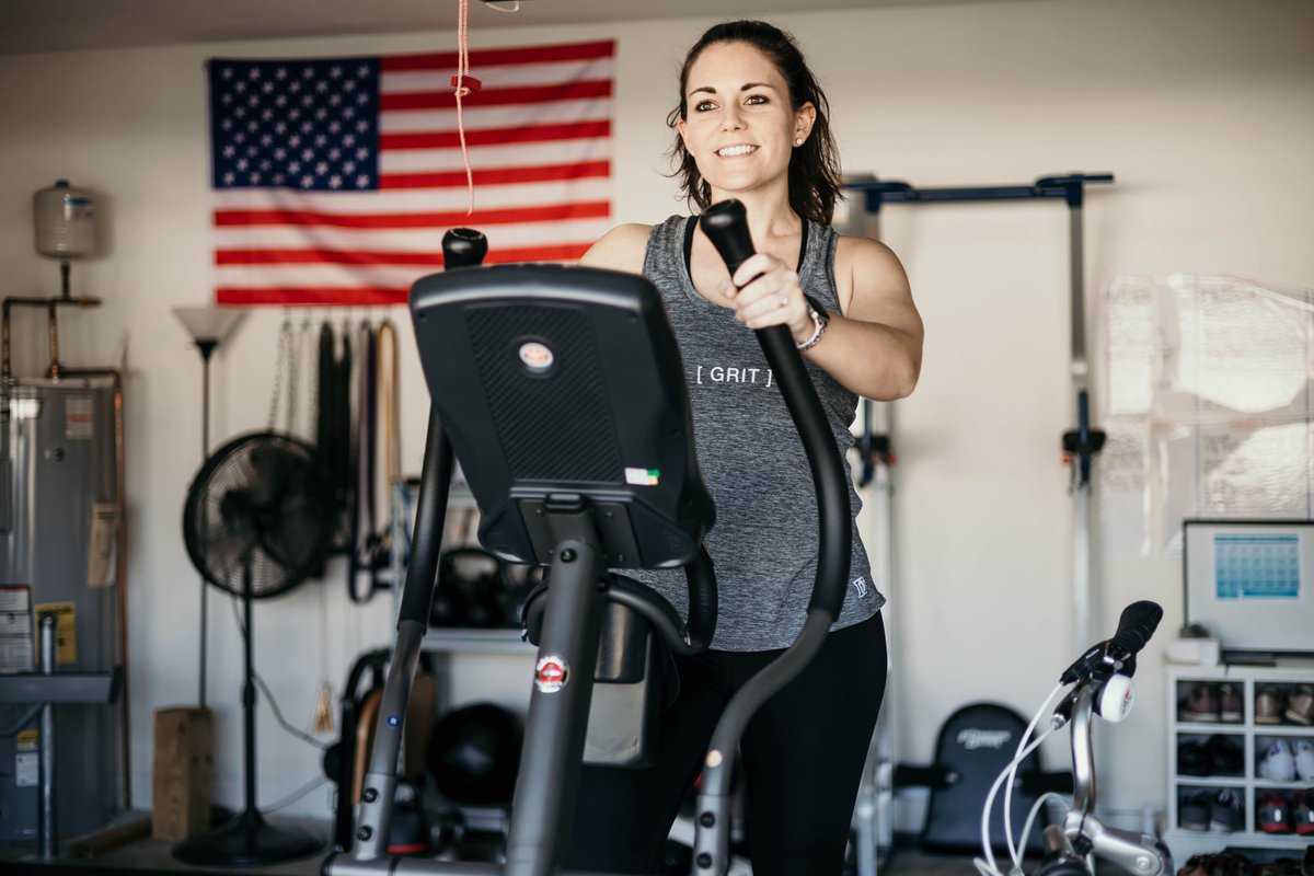 1WordBrand's tweet photo. Smile 😄 get your GRIT tank on and get after it! https://t.co/0MSguVtIg1
