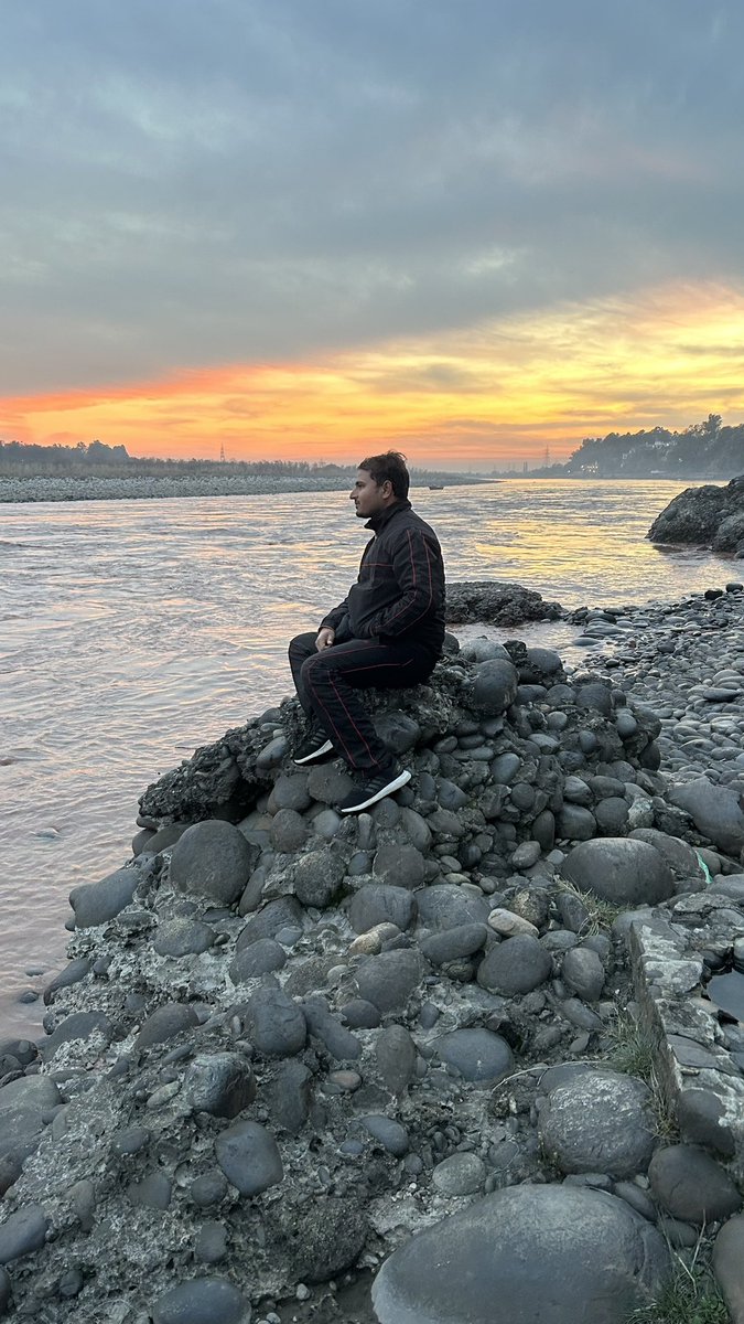 iamjarwal's tweet photo. Chenab river view https://t.co/r8HgLg8QYN