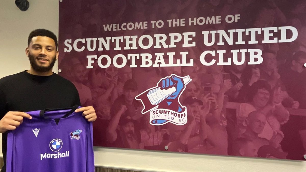 Gi Scunthorpe News (@giscunthorpe) on Twitter photo Scunthorpe United have confirmed the signings of striker Danny Elliott and keeper Aaron Chapman. 
The 27-year-old forward arrives from fellow National League side Boreham Wood for an undisclosed fee. 
Meanwhile, the experienced Chapman has joined the club from Stevenage. 
#UTI Scunthorpe United have confirmed the signings of striker Danny Elliott and keeper Aaron Chapman. 
The 27-year-old forward arrives from fellow National League side Boreham Wood for an undisclosed fee. 
Meanwhile, the experienced Chapman has joined the club from Stevenage. 
#UTI