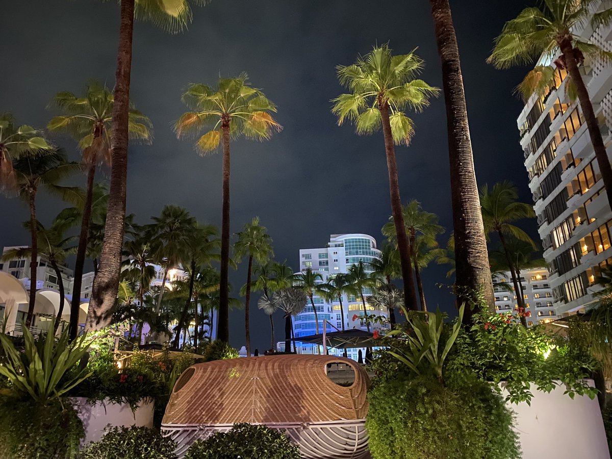 SpacegalMel's tweet photo. 3.5 months ago I was in #PuertoRico, next month I’m in #CostaRica, a month after that I’m in #Vegas, and 2 months after that I’m back to the #Āinea

Is this reality? 
I did not dream BIG enough. ✈️🏝️
#LifeOfAScholar https://t.co/2iWqrdgcR4