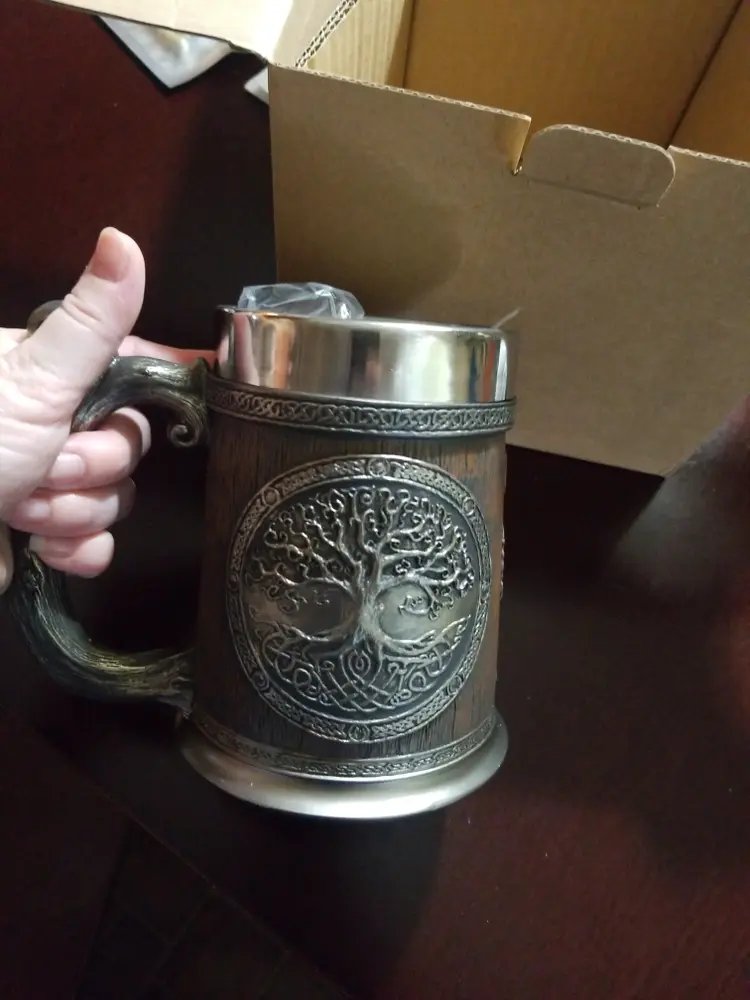 Thanks for the kind words customer 'Bailey C'!
'Easy ordering and unlike most sites nowadays, it was actually what I ordered! Hefty weight which is awesome, keeps me from worrying it'll tip over.  So yes, these nerds LOVE IT!'

ancientreasures.com/products/vikin…

#Vikings #giftforhim #gift