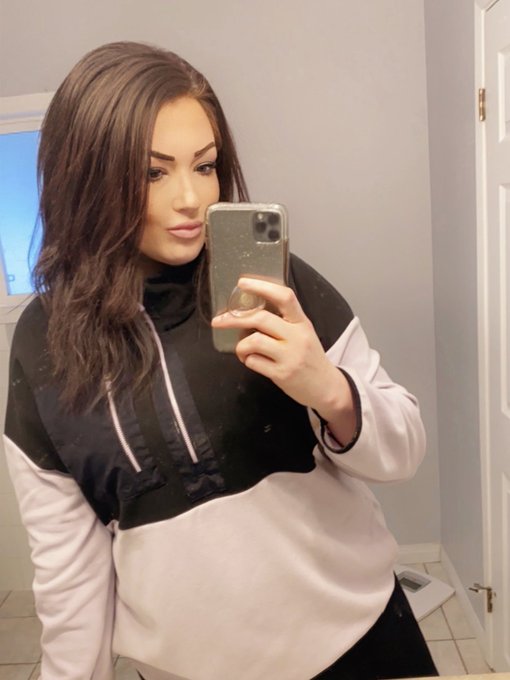 Here&rsquo;s me with my clothes on&hellip; haha https://t.co/zFcMqnFsJ3<a href="/tag/picoftheday"class="tags"><span>#picoftheday</span></a><a href="/tag/sexy"class="tags"><span>#sexy</span></a><a href="/tag/sex"class="tags"><span>#sex</span></a><a href="/tag/yummy"class="tags"><span>#yummy</span></a><a href="/tag/sexpositive"class="tags"><span>#sexpositive</span></a><a href="/tag/positivevibes"class="tags"><span>#positivevibes</span></a>