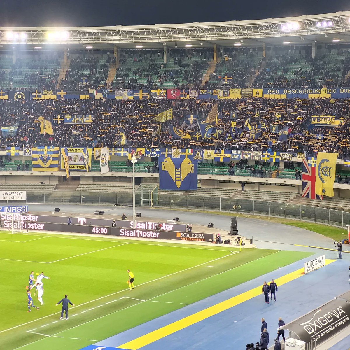RaphaG1907's tweet photo. Verona, Venetien 🇮🇹 

Serie A
Hellas Verona vs. Lazio Rom 

#HellasVerona #Verona #HVFC #LazioRom #Rom #Roma #CMonEagles #HellasLazio #StadioBentegodi #SerieA #SerieATIM #groundhopping #groundhopper #thechickenbaltichronicles #fußball #football #soccer #calcio #Italien #Italia https://t.co/yJTcezlKNs
