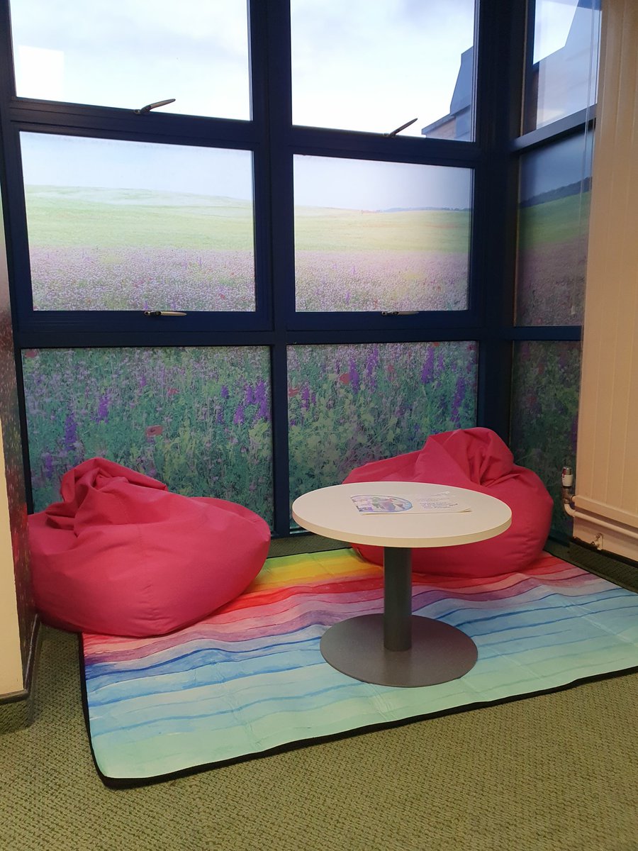 emmacarr999's tweet image. Look at the fab #libray space at FPH!

Funding from you playing the charity lottery means we can do this &amp;amp; more

Student nurses &amp;amp; doctors have a place to study, be warm &amp;amp; feel calm.....&amp;amp; anyone else needing that space
Go use it x 
📖 
lottery.frimleyhealthcharity.org
#wellbeing 

Xxx
