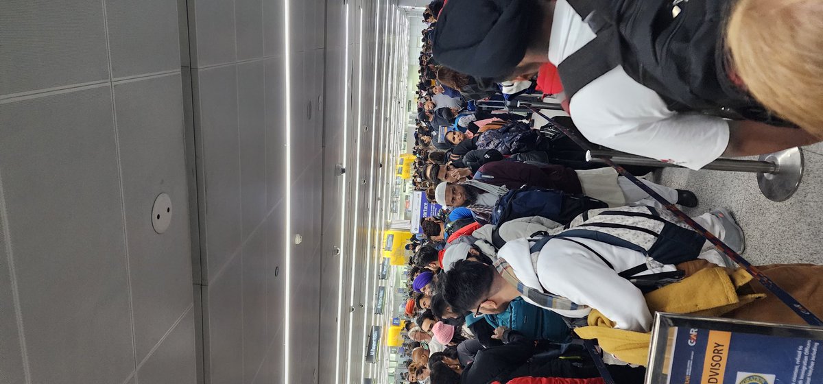 abhi_11's tweet photo. @IndiaTourismMOT @narendramodi @DrSJaishankar @IATA
@PMOIndia @ArvindKejriwal
While we are celebrating  G20 look at the chaos at delhi airport . I met so many frustrated foreign tourist and this is not bus station.. standards needs to be like international Airport https://t.co/yc7DF9m8fb