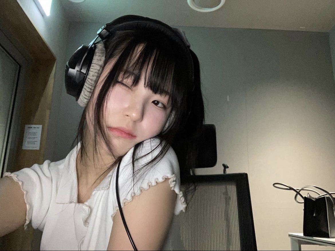 BJH (@jiheonthinker) on Twitter photo she’s so gf… she’s so gf…