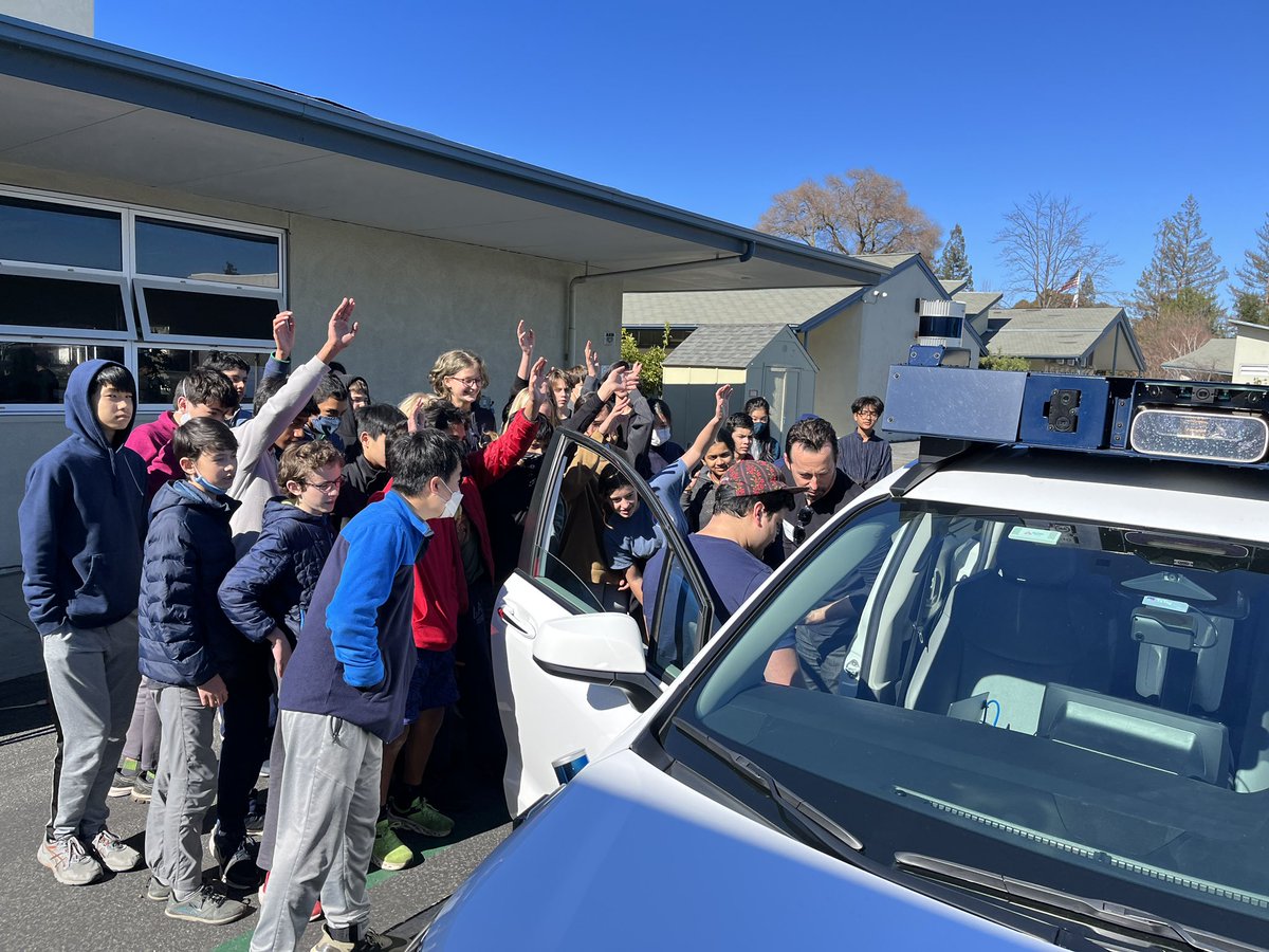 gracechoi52's tweet image. What are some of the steps to riding in a self-driving car? Thank you Brian Cullinane for bringing #auroradriver to Blach and helping students to think about the many aspects needed to consider in self driving vehicle. @lasdk8