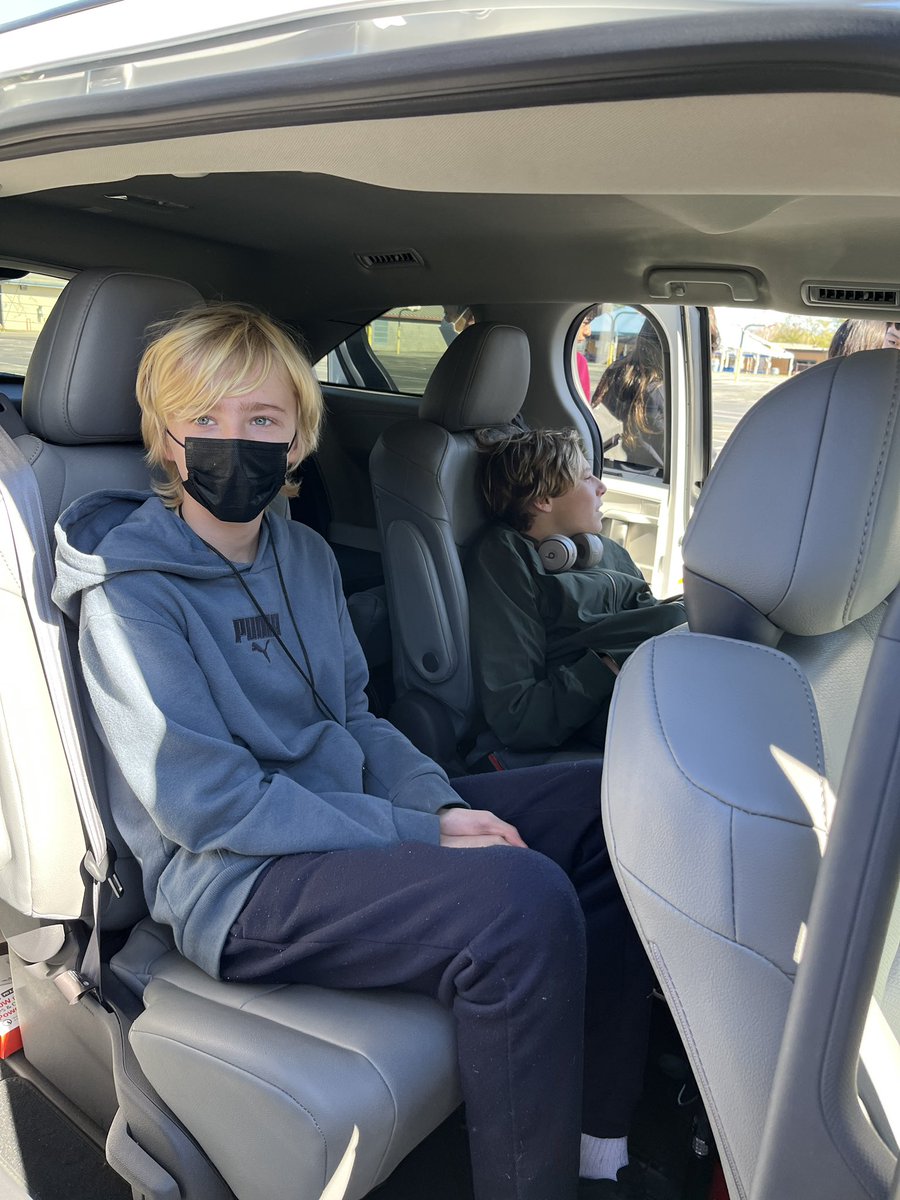 gracechoi52's tweet image. What are some of the steps to riding in a self-driving car? Thank you Brian Cullinane for bringing #auroradriver to Blach and helping students to think about the many aspects needed to consider in self driving vehicle. @lasdk8