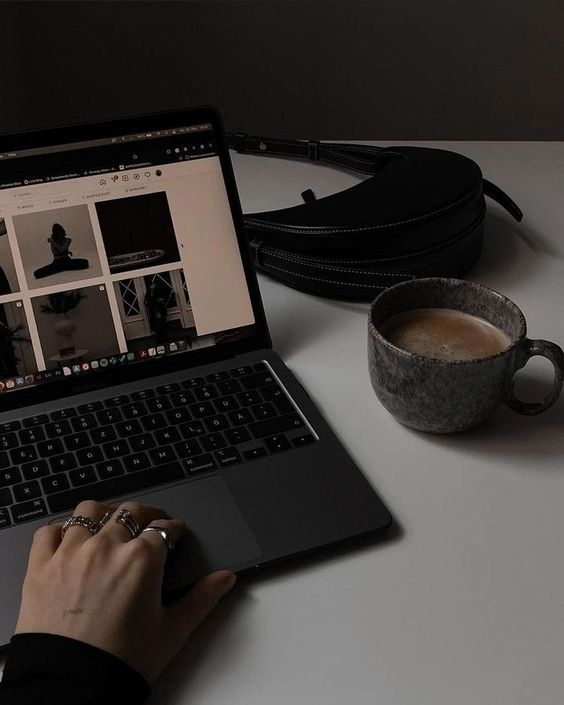 𝚏𝚛𝚒𝚍𝚊𝚢