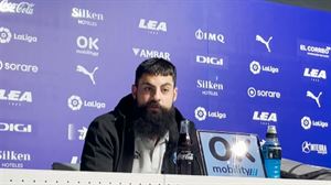MasterSM_Alava's tweet photo. Las tres victorias consecutivas del Deportivo Alavés vuelven ilusionar a los aficionados albiazules. La brillante incorporación de Villalibre despierta todas las expectativas. En @radiovitoria tienes todas las claves. https://t.co/01zqO6kXXs