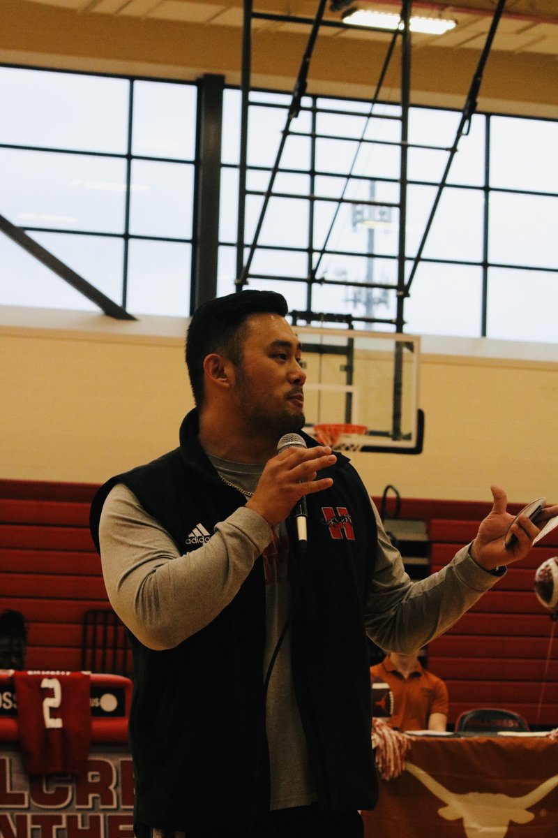 7 signed + 5 more on the way
Thank you to <a href="/CoachJRamon/">Jacob Ramon</a> for giving me a chance at <a href="/PanthersHHS/">Hillcrest HS</a> as the RC. 
It’s been a blessing being able to help our athletes achieve their dreams. 

24s / 25s let’s go! 

#CrestSide #RecruitTheCrest
<a href="/TrevorCabell/">TheReal.TrevorCabell</a> <a href="/thatsshon_/">whit</a> <a href="/NoahO2127/">Noah Osborne</a>