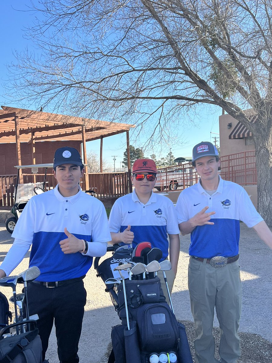 thegolfinglibr1's tweet photo. Great day for golfing! Varsity boys @ the Riverside Golf tournament! #smalltownvibes #CHSGolf #WeareClint #golfislifeποΈββοΈ#lionprideπ¦@leadingthepride @CHS_PrideTime https://t.co/NJCqYuYlby