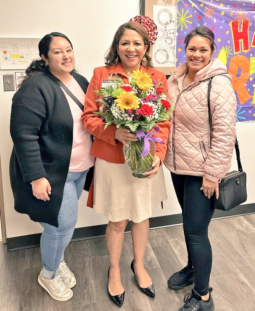 Tierra del Sol PTO (@pto_tierra) on Twitter photo Happy happy happy birthday to our wonderful principal Ms. Triplett π₯³πππͺ
π
<a href="/TierraDelSol_ES/">Monica Triplett</a> Happy happy happy birthday to our wonderful principal Ms. Triplett π₯³πππͺ
π
<a href="/TierraDelSol_ES/">Monica Triplett</a>