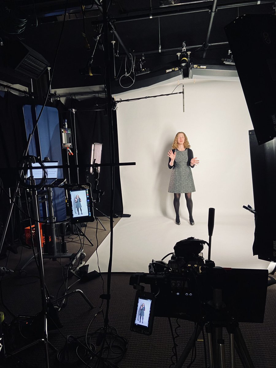 katy_milkman's tweet image. The year is 2023. So naturally, as a professor, I spent 30 minutes today making a HOLOGRAM recording of myself for display at an upcoming @Wharton event in Singapore. Welcome to the future… #HolySmokes #TechnologyIsCool #Hologram #AcademicLife