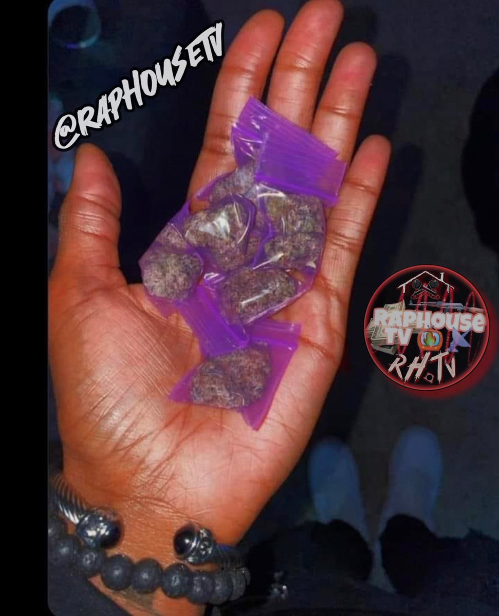 We was really out here buying 5 of these for the dub🥴😩😂😂😂

Those were Really the Days🥴🤣🤣