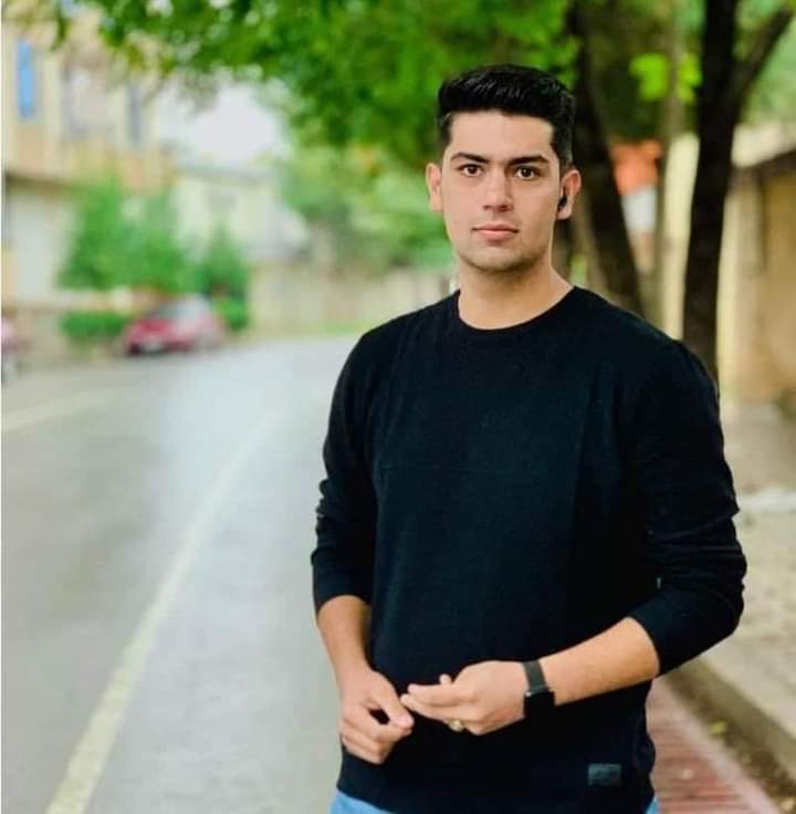 TakoreAmin's tweet photo. دغه زده کړيال نن په پلازمېنه کابل کې غلو شهيد کړی دی. زه نه پوهيږم چې زموږ هيواد او هيوادوالو ته په کومو ګناهونو سزا ورکوي. https://t.co/4Mm50H8Y1R