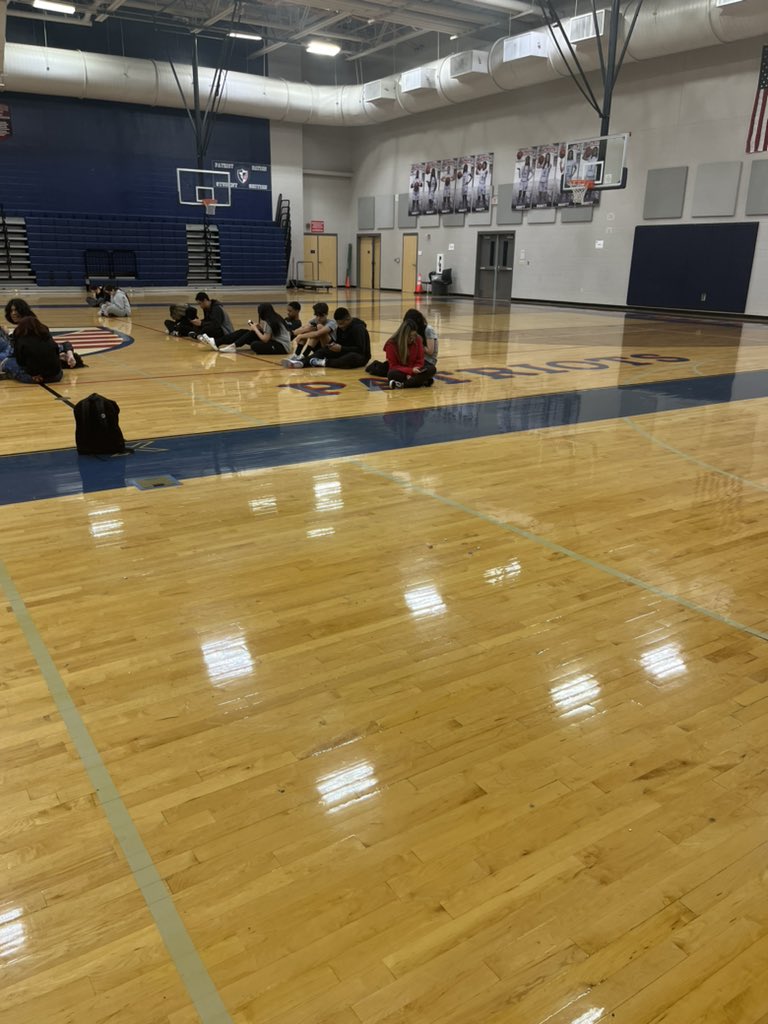 VMHSPE's tweet photo. Today’s video talked about controlling  the controllables 💯 

“When life happens, are you willing to keep going?”

#VMHSPE @JISD_ATHLETICS @JudsonISD @SAVeteransHS https://t.co/fAmQzG0tXe