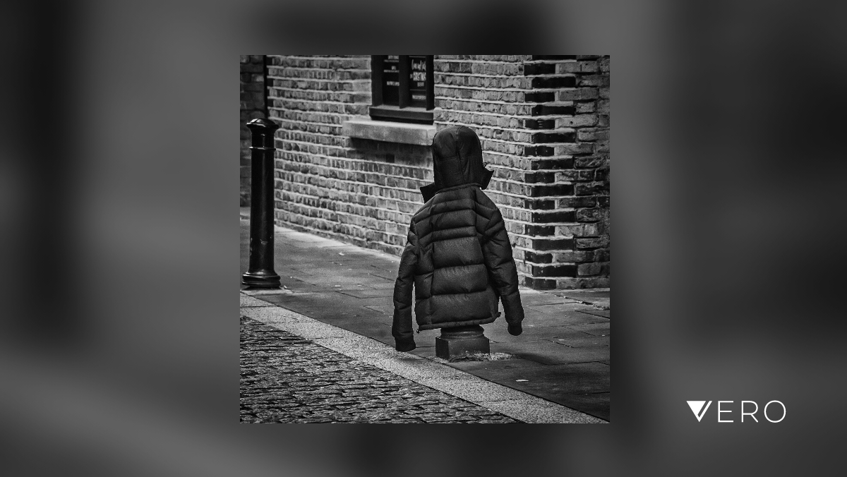 #bnw #blackandwhitephotography #blackandwhitephotograher #Wall #FullLength #Monochrome #Architecture #Street #Brick #City #People #Sitting#streetphoto_amateur #streetphoto_amateurphotography #streetphotolondon vero.co/lespaulcustom/…