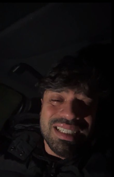 Gökhan Zan: "Yalvarıyorum. Hatay çok kötü durumda. Yardım yok. Su yok. Kimse kimseye ulaşamıyor. Kendi çabamızla bir şey yapmaya çalışıyoruz. Yalvarıyorum sesimiz olun. Perişanız."