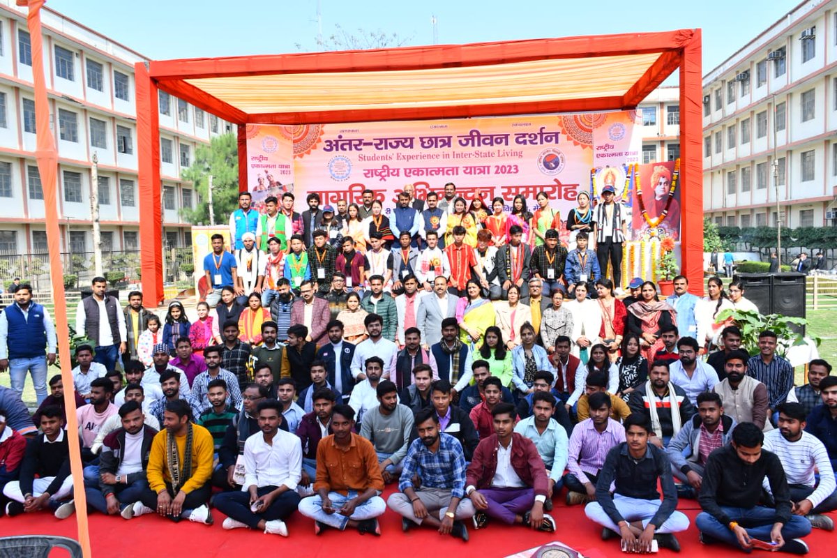 ABVPVoice's tweet photo. #SEILTour2023 के तहत मेरठ पधारे पूर्वोत्तर राज्यों के प्रतिनिधियों के ग्रुप क्र.4 के 'नागरिक अभिनंदन समारोह' का आयोजन किया गया जिसमें उ.प्र. सरकार के कैबिनेट मंत्री श्री @dharampalbjpmla और अभाविप पूर्वोत्तर क्षेत्र के संगठन मंत्री श्री @Kamalnayan84 विशेष रूप से उपस्थित रहे। https://t.co/RsTzjJuk8C