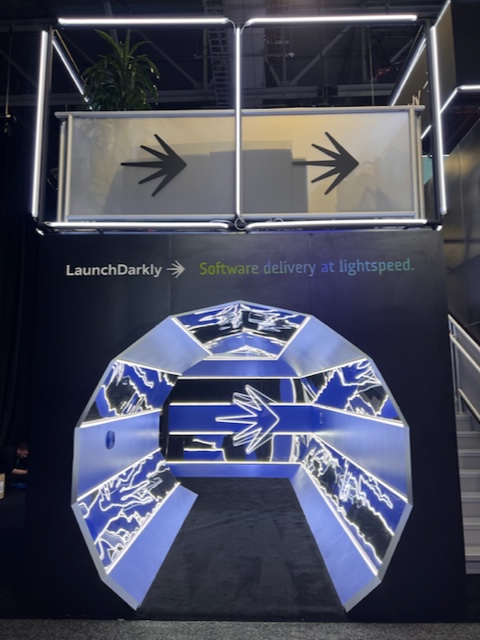 Mike_McDaniel's tweet photo. We created this kaleidoscopic tunnel for use under a client’s double deck exhibit. Attendees experiential journey in the tunnel included stereophonic music &amp; varying effects via the wireless LED lighting &amp; mirrored wall surfaces.

#customfabrication #lighting #scenic #LasVegas https://t.co/6iaVvMc6H7