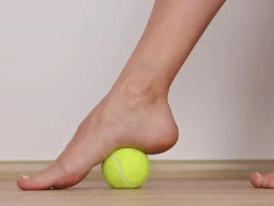 Trademarkpc's tweet photo. Do you have flat feet? Flat feet can be hereditary. Those who have flat feet should consult with a physical therapist to determine the best treatment options!

https://t.co/Siz6WTgyna

#TrademarkPerformance #PhysicalTherapy #PhysicalTherapist #FootPain https://t.co/FRU2ZBfLb5