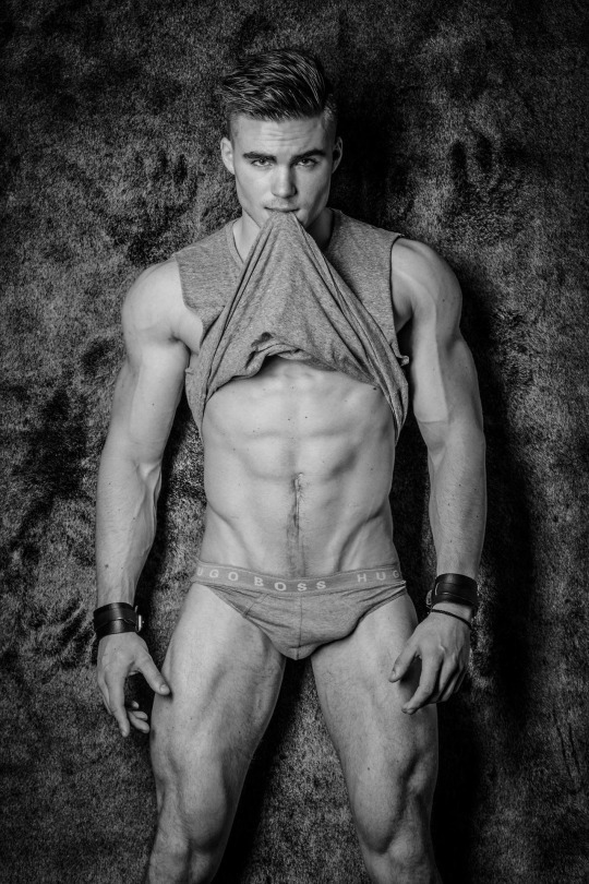 men in spandex tweet media