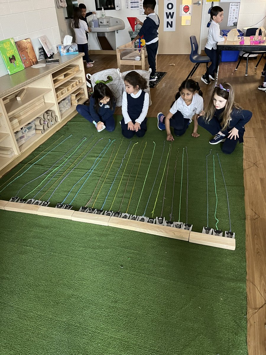 Ms_ARicci's tweet image. We have been hard at work measuring all the friends in our class AND sorting them shortest to tallest 📏 @HCDSB_k