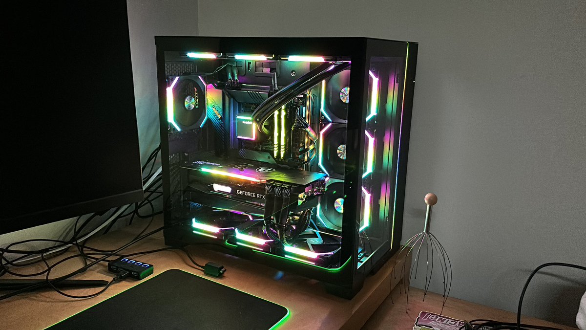 DirtyKrush's tweet image. @LDLC pour ma part 🤪

#rgb #gaming #pcmaster
