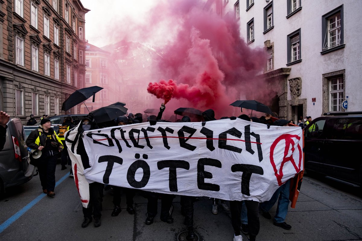 schwarze.feder.ibk tweet media