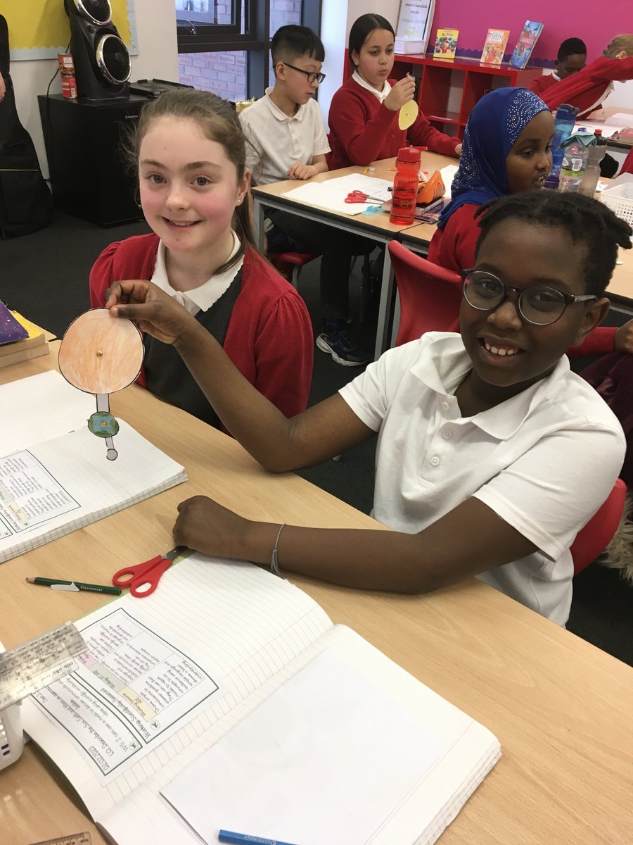 NewParkPrimary's tweet photo. 5W proudly showing off their models demonstrating the Earth, Sun and Moon and the way they orbit each other. #NP_5W #NP_Science https://t.co/kiwFGWwsBZ