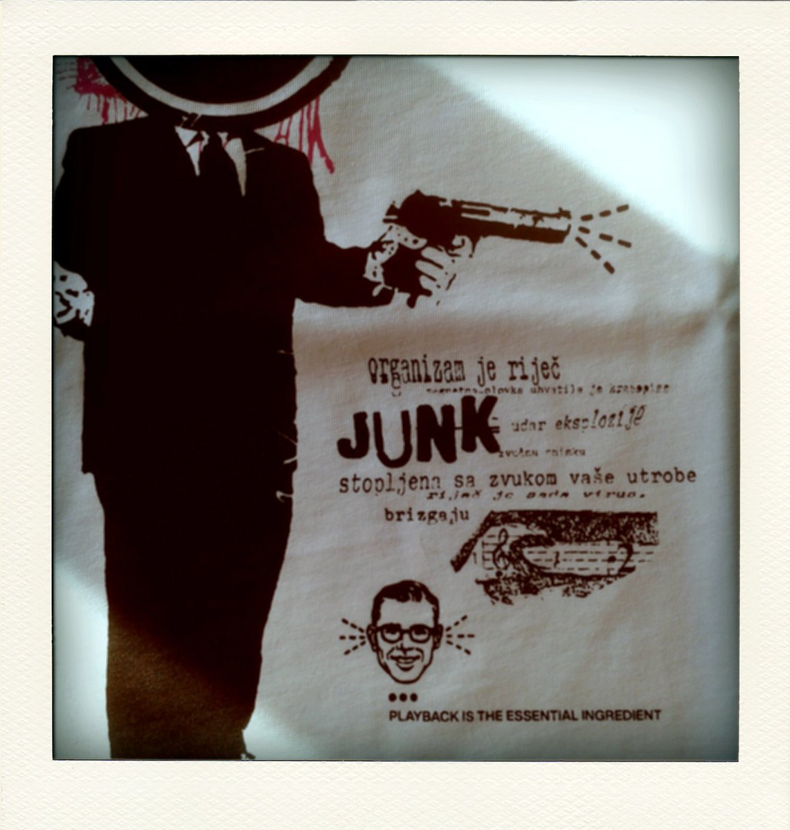 Stereo_Virus's tweet photo. 2023. new design. new t-shirt.

#design #tshirtdesign #tshirts #junk #word #typography #cutup #cutups #illegal #collage #fashion #graphicdesign #silkprint #silkprinted #reform #blackwhite #magenta https://t.co/thYHcvmImG