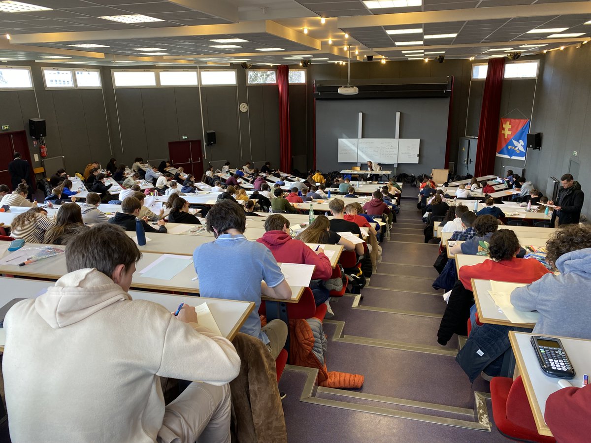 Mongazon's tweet image. 🗓️Coup d&apos;envoi du bac blanc pour nos élèves de Terminale générale et ST2S afin de s&apos;entraîner pour les épreuves de spécialités des 20 et 21 mars prochain #lycee #bac #specialites #Mongazon