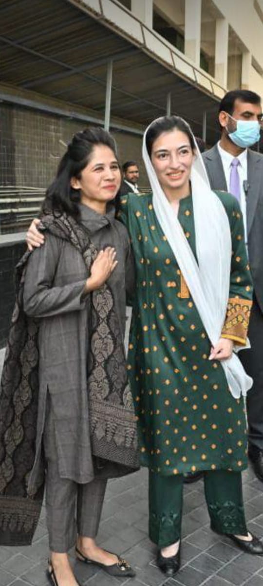 nida_matto's tweet photo. Thank You Bibi @AseefaBZ for honoring your worker by recongnizing her . she was overjoyed. https://t.co/ENNsobXhb0