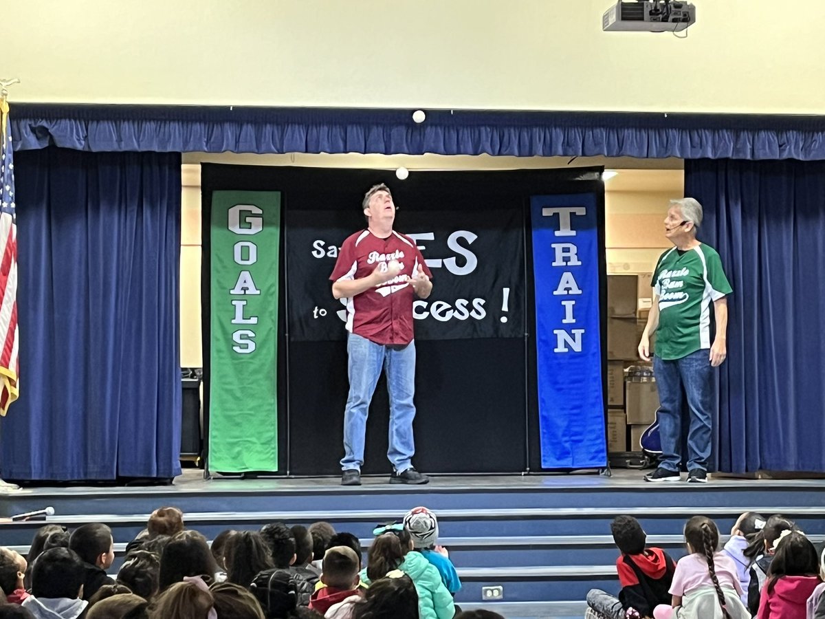 ArroyoVerdeRUSD's tweet photo. Starting off the morning with assemblies from PTA “Say Yes Success”. Thank you Arroyo PTA #thisisrusd #arroyoaztecs #sayyestosuccess https://t.co/ePvLv62CV1