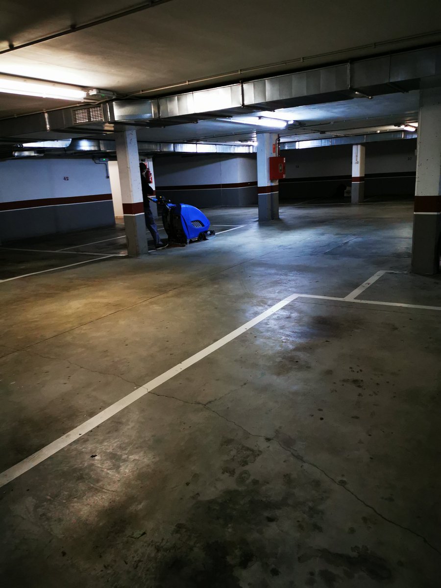 Limpieza y desinfección  de garajes, con  bactericidas específicos para el covid -19 productos autorizados por sanidad, en Sada D'area. 

Luminarias, tubos, bajantes, rampas, extintores, llaves de luz, accesos a trasteros y puertas de accesos, puerta de entrada.