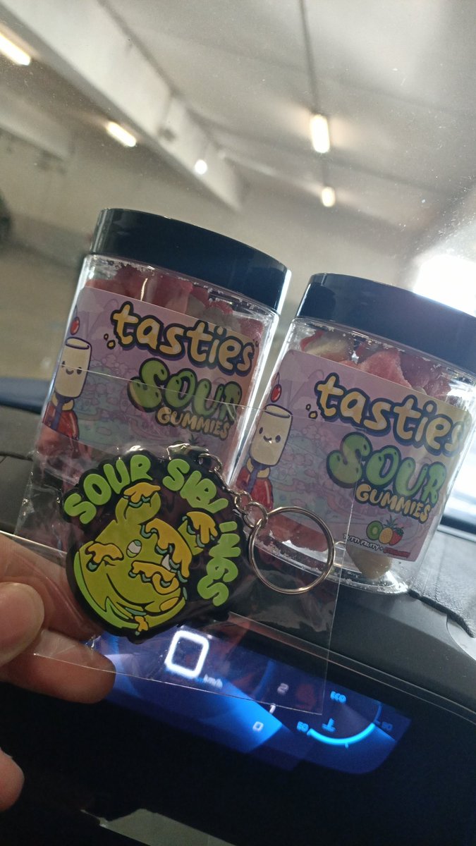 Eraksist tweet media