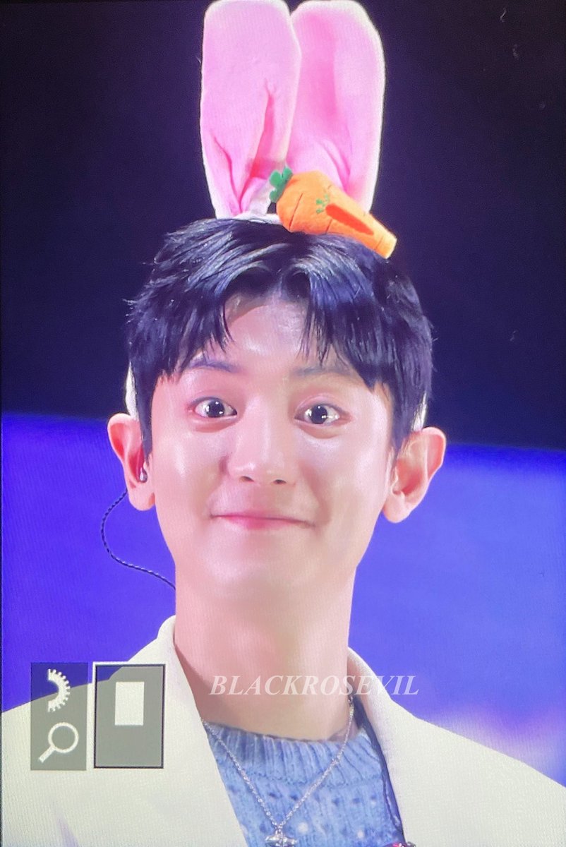 FallenPhoenix28's tweet photo. My love.
I saw your photos and videos in Jakarta.
How wonderful to see you on stage singing and having fun.
I just imagine how long you've been waiting for that moment.
I'm so proud of you
#ChanyeolStayStrong
#ChanyeolWeAreAlwaysByYourSide
Stay with me, for life
I love you more💕 https://t.co/wT6deNJniW