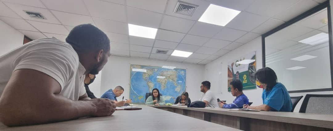 En el encuentro participaron representantes del Centro de Formación Minera.

Entre los acuerdos se propuso la ejecución de mesas técnicas multidisciplinarias en Edo. Táchira dirigidas a trabajadores/as mineros de @Carbosuroeste y <a href="/fosfasuroeste/">Fosfasuroeste</a>. (2/2)