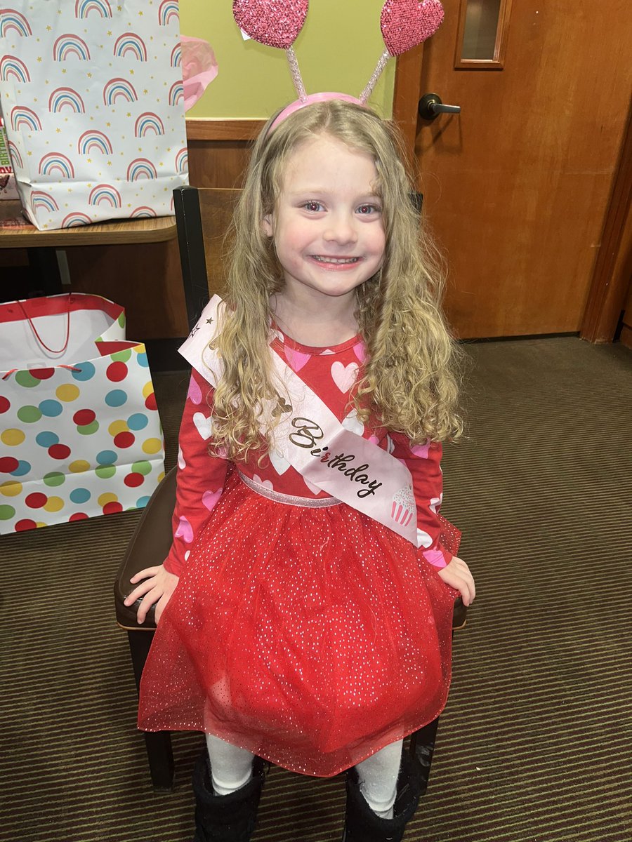 Toni_snider's tweet photo. Long weekend of birthday festivities for my favorite girl! Can’t believe she’s 5!!! 🥳💕 https://t.co/jKcrGSjcKV