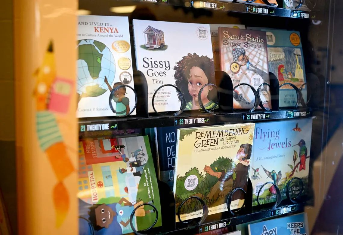 chrisgee's tweet image. Congratulations to @pennyeifrig, founder of Random Acts of Reading, for launching the Golden Ticket to Literacy program! This book vending machine, full of diverse indie children's books, rewards students for good behavior &amp;amp; provides equal access for all! #RandomActsOfReading