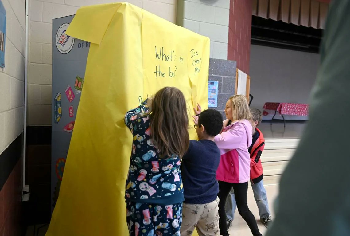 chrisgee's tweet image. Congratulations to @pennyeifrig, founder of Random Acts of Reading, for launching the Golden Ticket to Literacy program! This book vending machine, full of diverse indie children's books, rewards students for good behavior &amp;amp; provides equal access for all! #RandomActsOfReading
