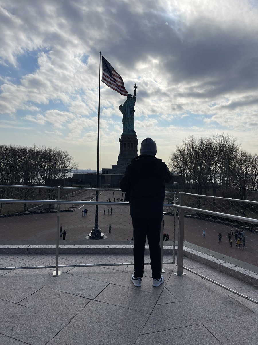 GorgeousBama's tweet photo. My favorite view in NYC has been watching my husband geek out over history. https://t.co/0SMUQxK4yM